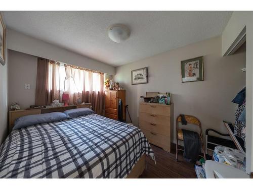 3408 51A Avenue, Lloydminster, AB - Indoor Photo Showing Bedroom
