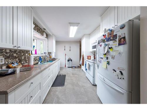 3408 51A Avenue, Lloydminster, AB - Indoor Photo Showing Kitchen