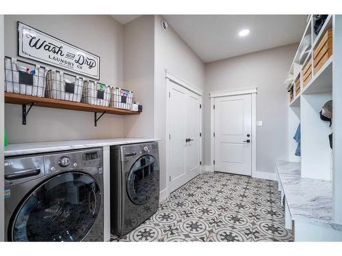 6119 13 Street Close, Lloydminster, AB - Indoor Photo Showing Laundry Room