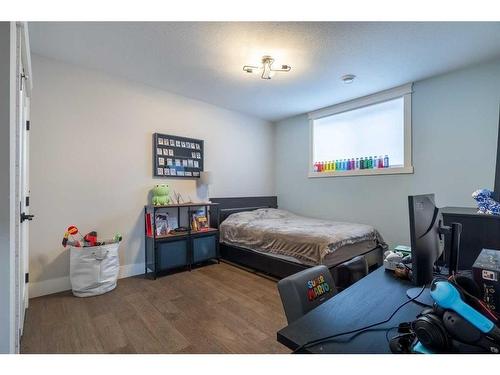 6119 13 Street Close, Lloydminster, AB - Indoor Photo Showing Bedroom