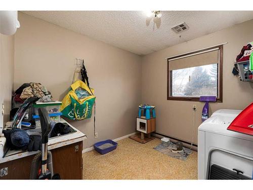120 2 Street East, Lashburn, SK - Indoor Photo Showing Laundry Room