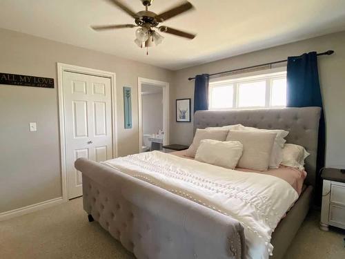 8 Cloverview Crescent, Rural Vermilion River, County Of, AB - Indoor Photo Showing Bedroom