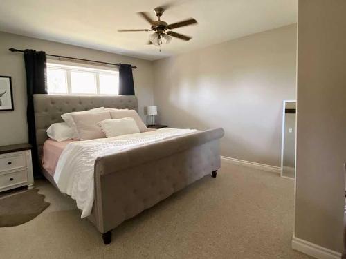 8 Cloverview Crescent, Rural Vermilion River, County Of, AB - Indoor Photo Showing Bedroom