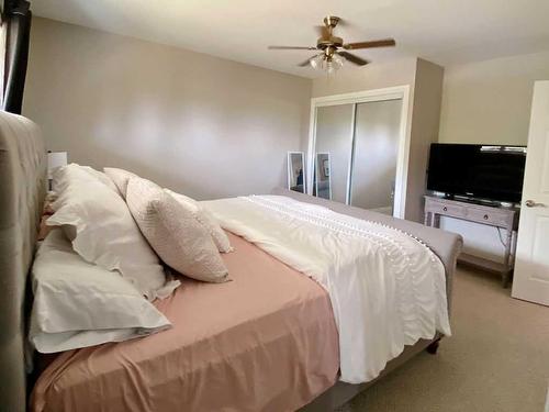 8 Cloverview Crescent, Rural Vermilion River, County Of, AB - Indoor Photo Showing Bedroom