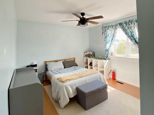 8 Cloverview Crescent, Rural Vermilion River, County Of, AB - Indoor Photo Showing Bedroom