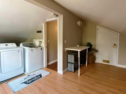 8 Cloverview Crescent, Rural Vermilion River, County Of, AB - Indoor Photo Showing Laundry Room