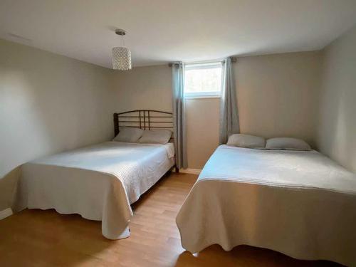 8 Cloverview Crescent, Rural Vermilion River, County Of, AB - Indoor Photo Showing Bedroom