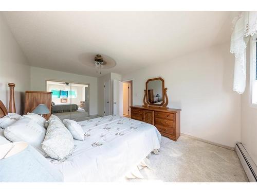 5213 47 Street, Lloydminster, AB - Indoor Photo Showing Bedroom