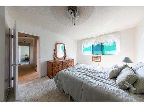 5213 47 Street, Lloydminster, AB - Indoor Photo Showing Bedroom