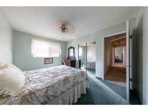 5213 47 Street, Lloydminster, AB - Indoor Photo Showing Bedroom