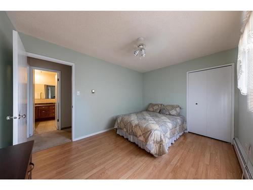 5213 47 Street, Lloydminster, AB - Indoor Photo Showing Bedroom