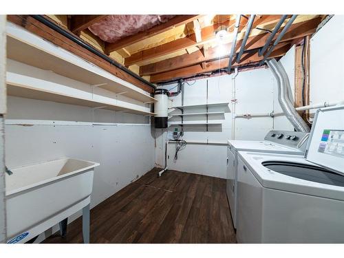 5213 47 Street, Lloydminster, AB - Indoor Photo Showing Laundry Room