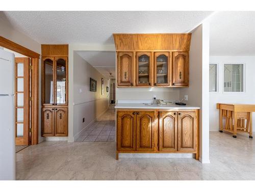 5213 47 Street, Lloydminster, AB - Indoor Photo Showing Kitchen