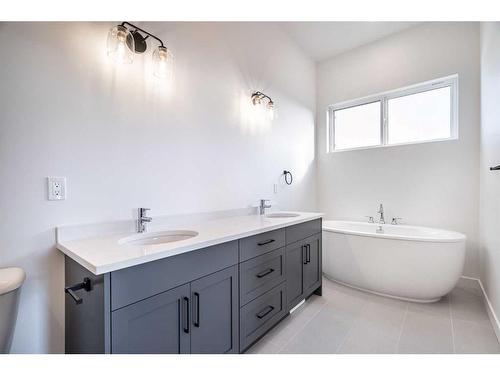 6017 13 Street, Lloydminster, AB - Indoor Photo Showing Bathroom