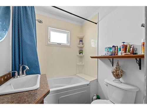 214 2Nd Ave West, Maidstone, SK - Indoor Photo Showing Bathroom