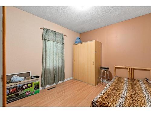 214 2Nd Ave West, Maidstone, SK - Indoor