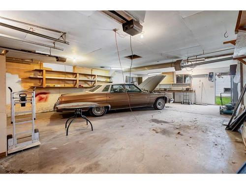 4812 40 Street, Lloydminster, SK - Indoor Photo Showing Garage