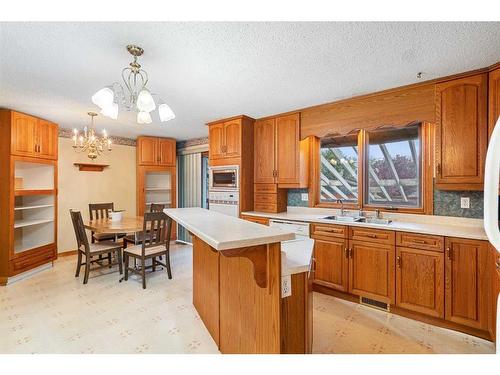 4812 40 Street, Lloydminster, SK - Indoor Photo Showing Kitchen With Double Sink