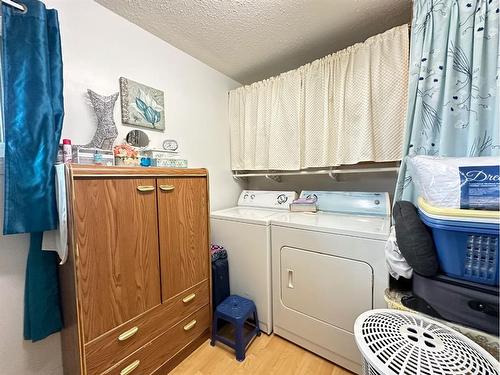 5031 47 Street, Mannville, AB - Indoor Photo Showing Laundry Room
