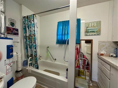 5031 47 Street, Mannville, AB - Indoor Photo Showing Bathroom