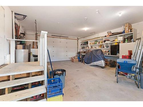 18 3 Avenue Se, Marshall, SK - Indoor Photo Showing Garage