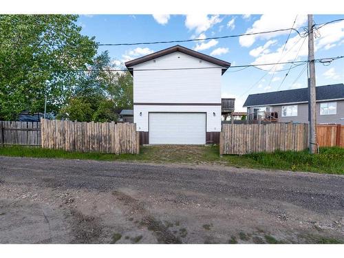 18 3 Avenue Se, Marshall, SK - Outdoor