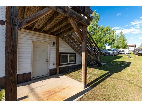 18 3 Avenue Se, Marshall, SK - Outdoor