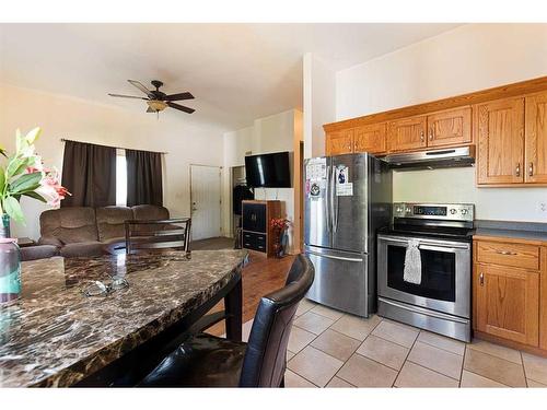 18 3 Avenue Se, Marshall, SK - Indoor Photo Showing Kitchen