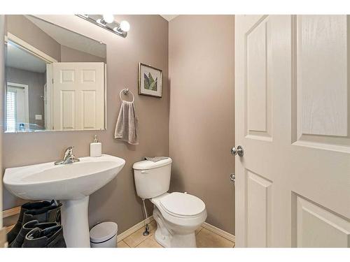 8-1407 53 Avenue, Lloydminster, AB - Indoor Photo Showing Bathroom