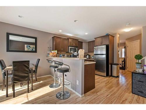 8-1407 53 Avenue, Lloydminster, AB - Indoor Photo Showing Kitchen