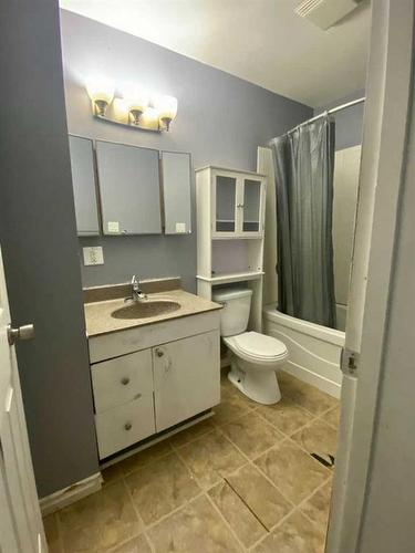 5339 52 Street, Provost, AB - Indoor Photo Showing Bathroom