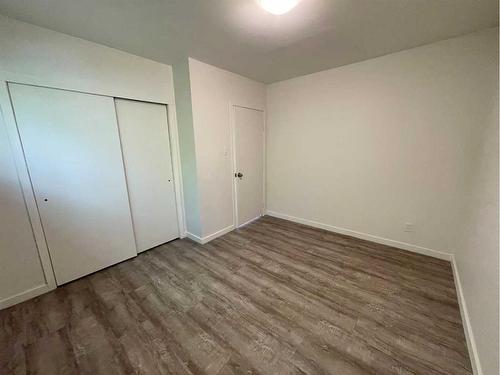 614 7 Avenue, Wainwright, AB - Indoor Photo Showing Other Room