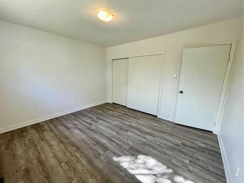 614 7 Avenue, Wainwright, AB - Indoor Photo Showing Other Room