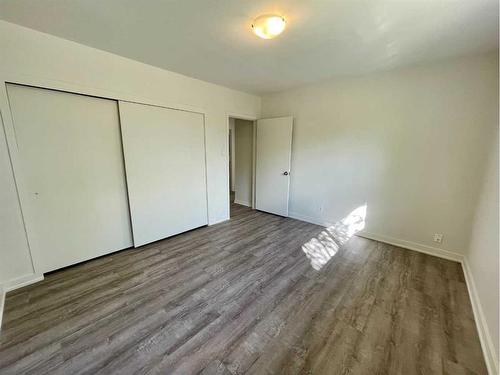 614 7 Avenue, Wainwright, AB - Indoor Photo Showing Other Room