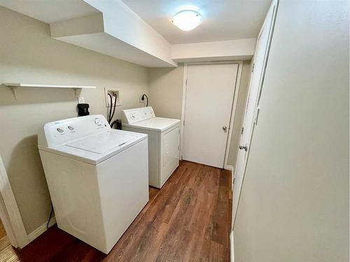 614 7 Avenue, Wainwright, AB - Indoor Photo Showing Laundry Room