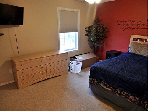 105-4520 51 Street, Vermilion, AB - Indoor Photo Showing Bedroom