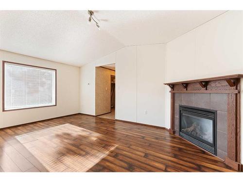 208 4 Avenue West, Maidstone, SK - Indoor With Fireplace