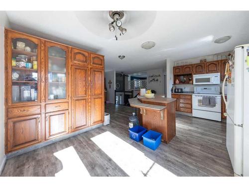 87 3 Street, Lashburn, SK - Indoor