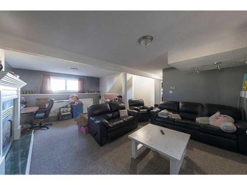 87 3 Street, Lashburn, SK - Indoor