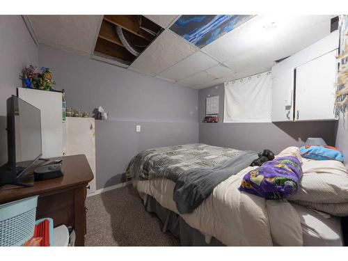 87 3 Street, Lashburn, SK - Indoor Photo Showing Bedroom