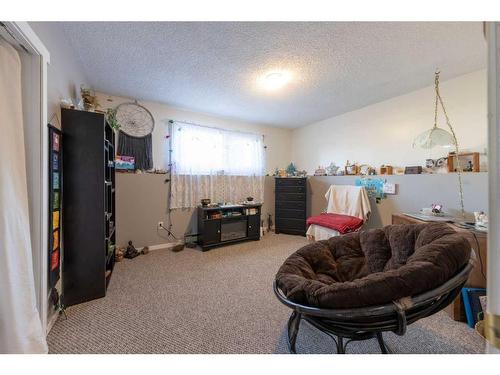 87 3 Street, Lashburn, SK - Indoor