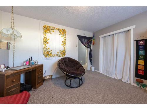 87 3 Street, Lashburn, SK - Indoor