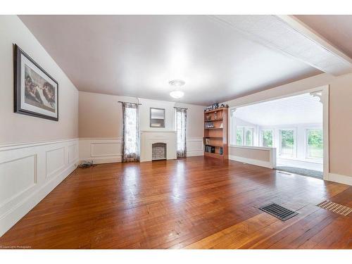 510046 Hwy 897, Rural Vermilion River, County Of, AB - Indoor Photo Showing Living Room