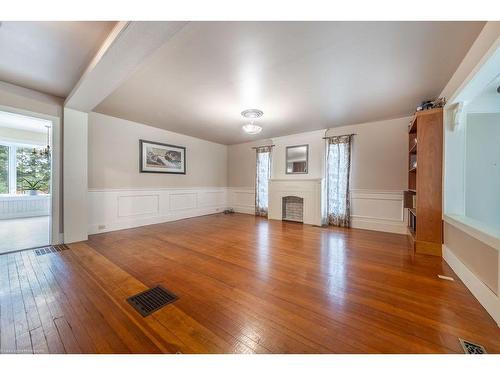 510046 Hwy 897, Rural Vermilion River, County Of, AB - Indoor Photo Showing Living Room