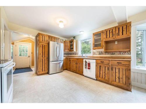 510046 Hwy 897, Rural Vermilion River, County Of, AB - Indoor Photo Showing Kitchen