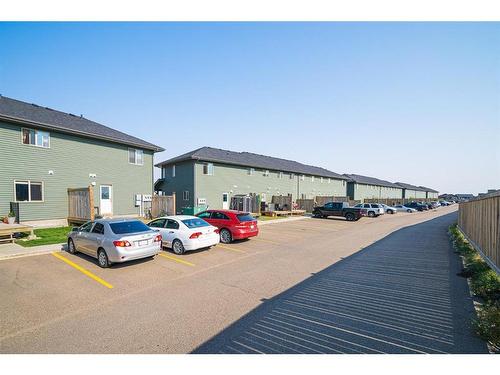 27-3390 72 Avenue, Lloydminster, AB - Outdoor