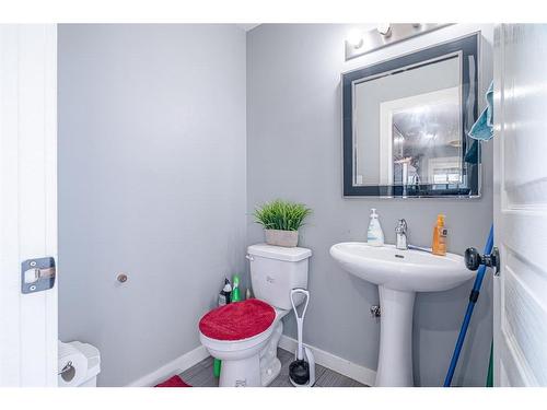 27-3390 72 Avenue, Lloydminster, AB - Indoor Photo Showing Bathroom