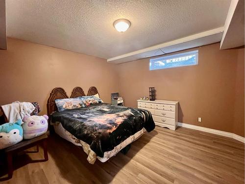 18 Combs Drive, Rural Wainwright No. 61, M.D. Of, AB - Indoor Photo Showing Bedroom