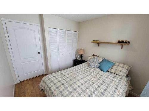 412 1 Street, Paradise Hill, SK - Indoor Photo Showing Bedroom