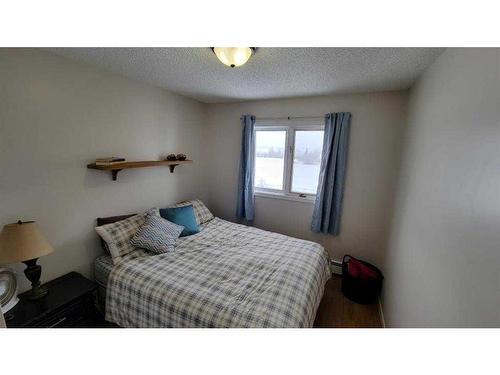 412 1 Street, Paradise Hill, SK - Indoor Photo Showing Bedroom